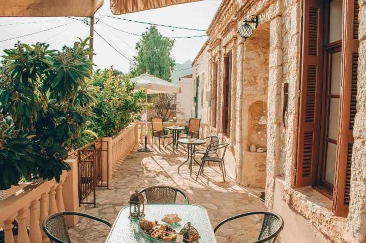 Hotel Kleanthe Chalki Town Exterior foto